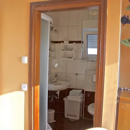 Adriatico Πανσιόν 3*