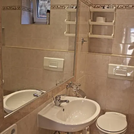 Adriatico Guest house 3*